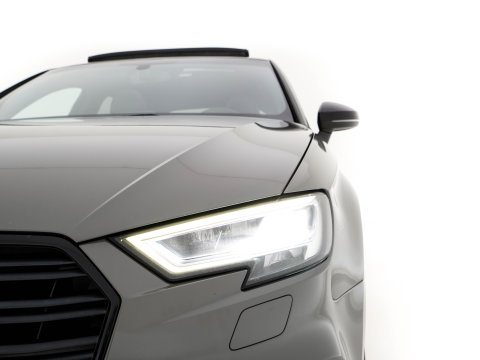 Audi A3 Sportback 35 TFSI S-Line Edition MHEV Aut. *PANO | LEATHER-FABRIC | LED-LIGHTS | DIGI-COCKPIT | NAVI-FULLMAP | HEATED-SPORTSEATS | PRIVACY-GLASS | ECC | PDC | CRUISE | 18''ALU*