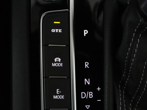 Volkswagen Arteon Shooting Brake 1.4 TSI eHybrid R-Line Busin | SOH 90,4% | Leder/alcantara | Panoramadak | Adaptive cruise | Trekhaak | Head-up | Dodehoek detectie | 360 camera | Park assist | Carplay