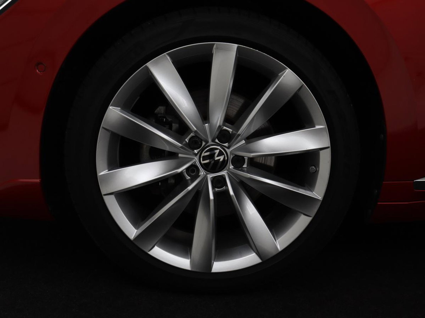 Volkswagen Arteon Shooting Brake 1.4 TSI eHybrid R-Line Busin | SOH 90,4% | Leder/alcantara | Panoramadak | Adaptive cruise | Trekhaak | Head-up | Dodehoek detectie | 360 camera | Park assist | Carplay