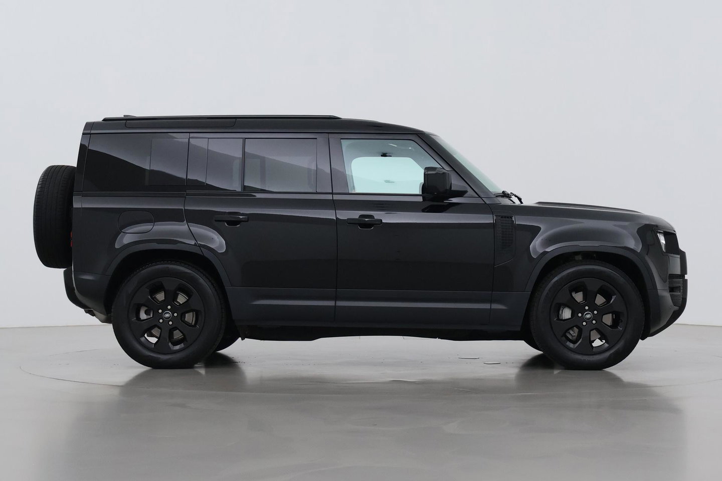 Land Rover Defender P300e S | Luchtvering | 360° Camera | Trekhaak | BLIS | Keyless | ACC | 20 Inch