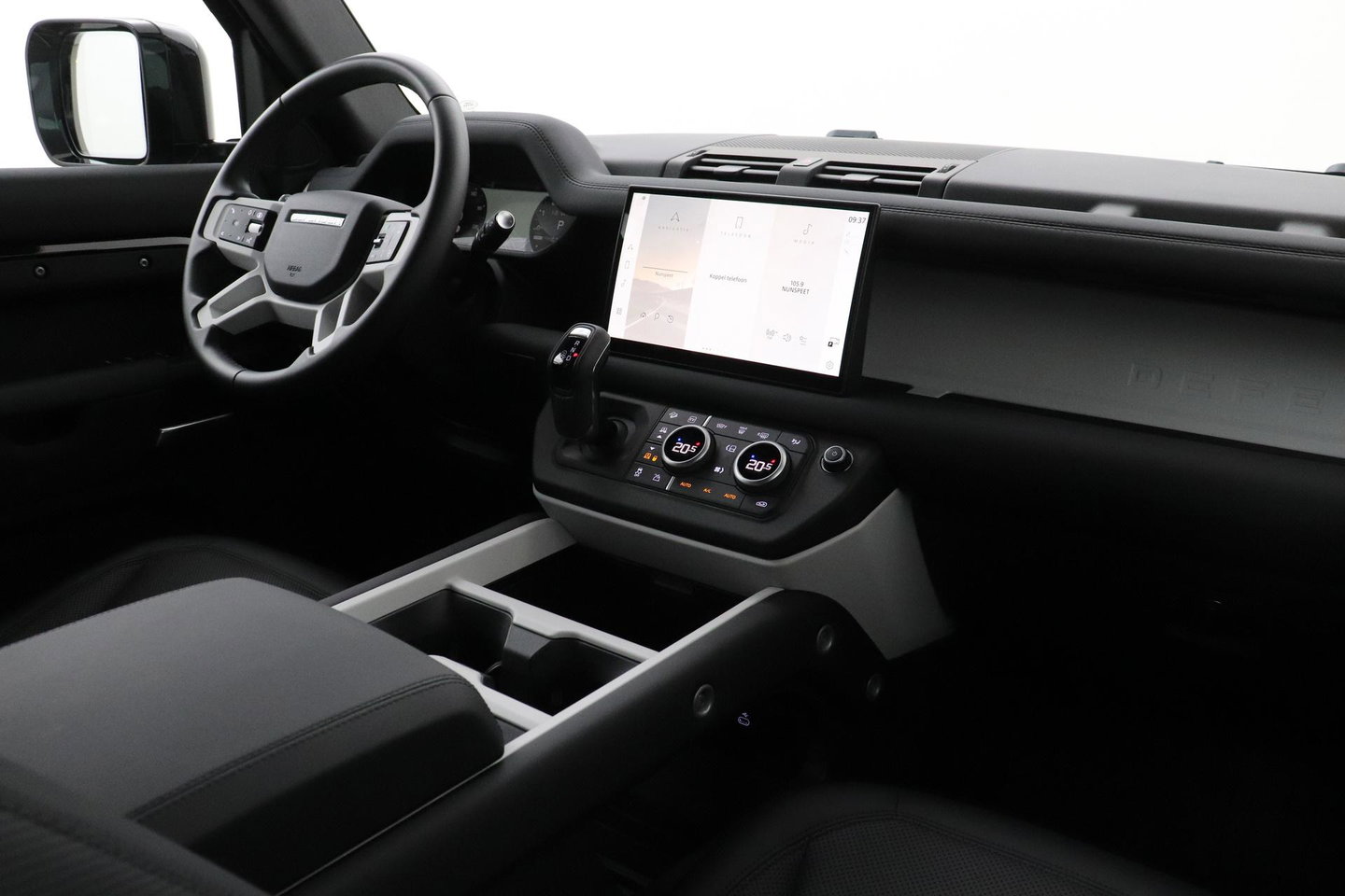 Land Rover Defender P300e S | Luchtvering | 360° Camera | Trekhaak | BLIS | Keyless | ACC | 20 Inch