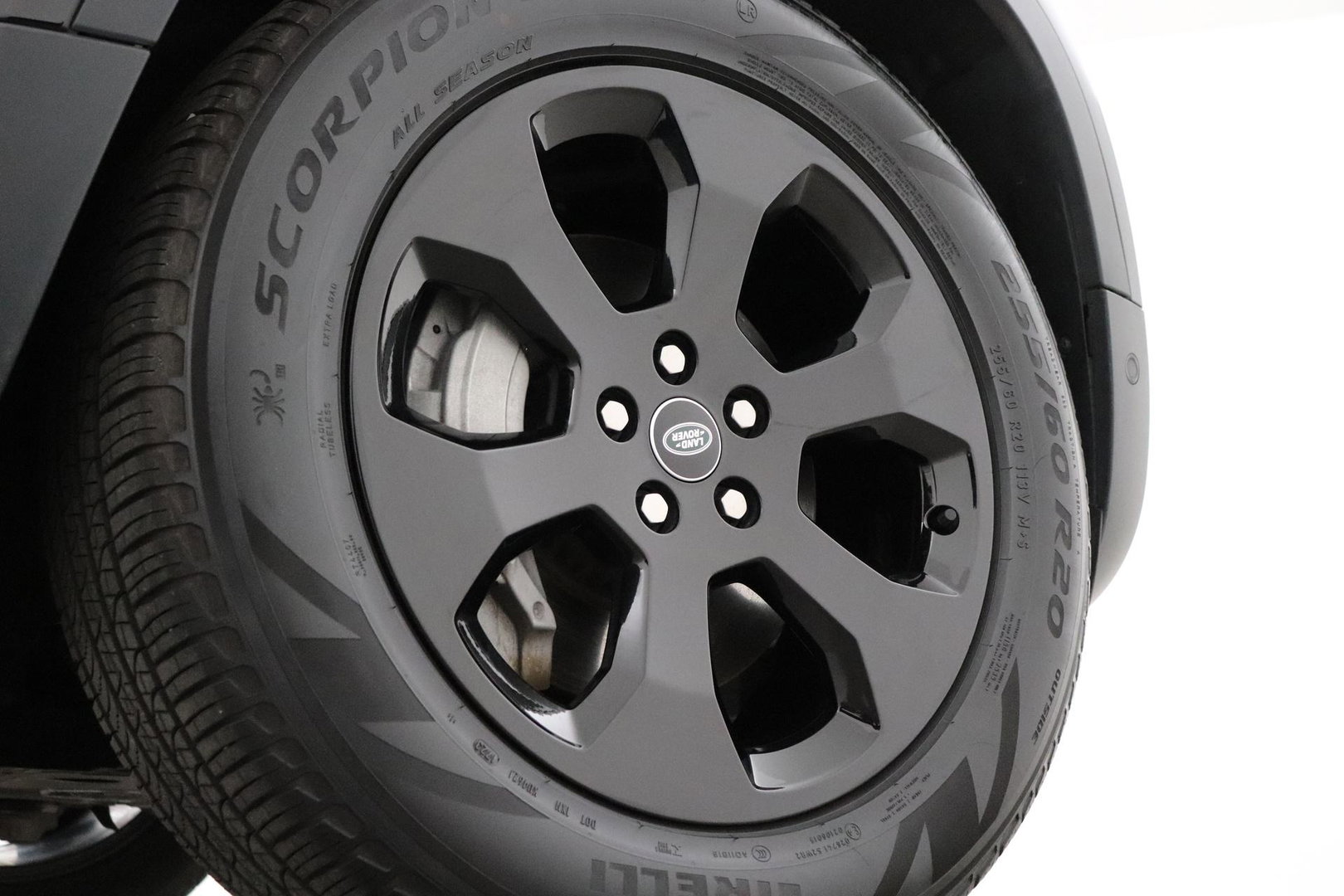 Land Rover Defender P300e S | Luchtvering | 360° Camera | Trekhaak | BLIS | Keyless | ACC | 20 Inch