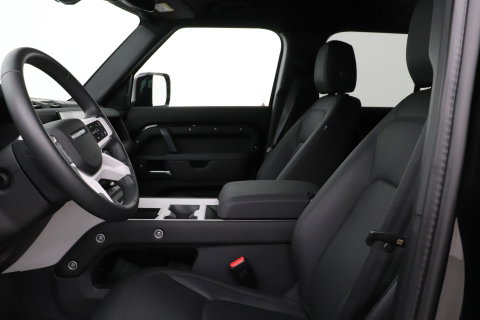 Land Rover Defender P300e S | Luchtvering | 360° Camera | Trekhaak | BLIS | Keyless | ACC | 20 Inch