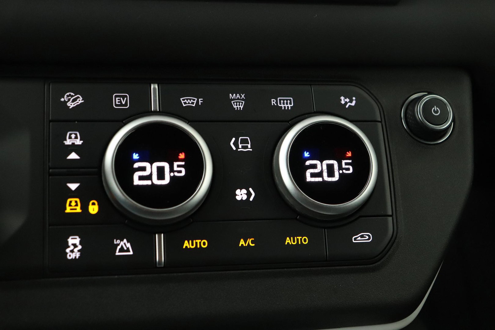 Land Rover Defender P300e S | Luchtvering | 360° Camera | Trekhaak | BLIS | Keyless | ACC | 20 Inch