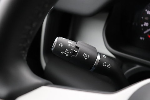 Land Rover Defender P300e S | Luchtvering | 360° Camera | Trekhaak | BLIS | Keyless | ACC | 20 Inch