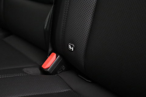 Land Rover Defender P300e S | Luchtvering | 360° Camera | Trekhaak | BLIS | Keyless | ACC | 20 Inch