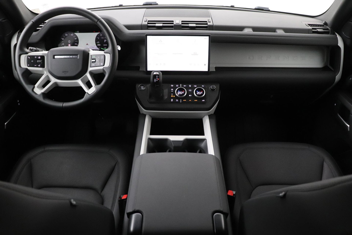 Land Rover Defender P300e S | Luchtvering | 360° Camera | Trekhaak | BLIS | Keyless | ACC | 20 Inch