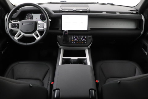 Land Rover Defender P300e S | Luchtvering | 360° Camera | Trekhaak | BLIS | Keyless | ACC | 20 Inch