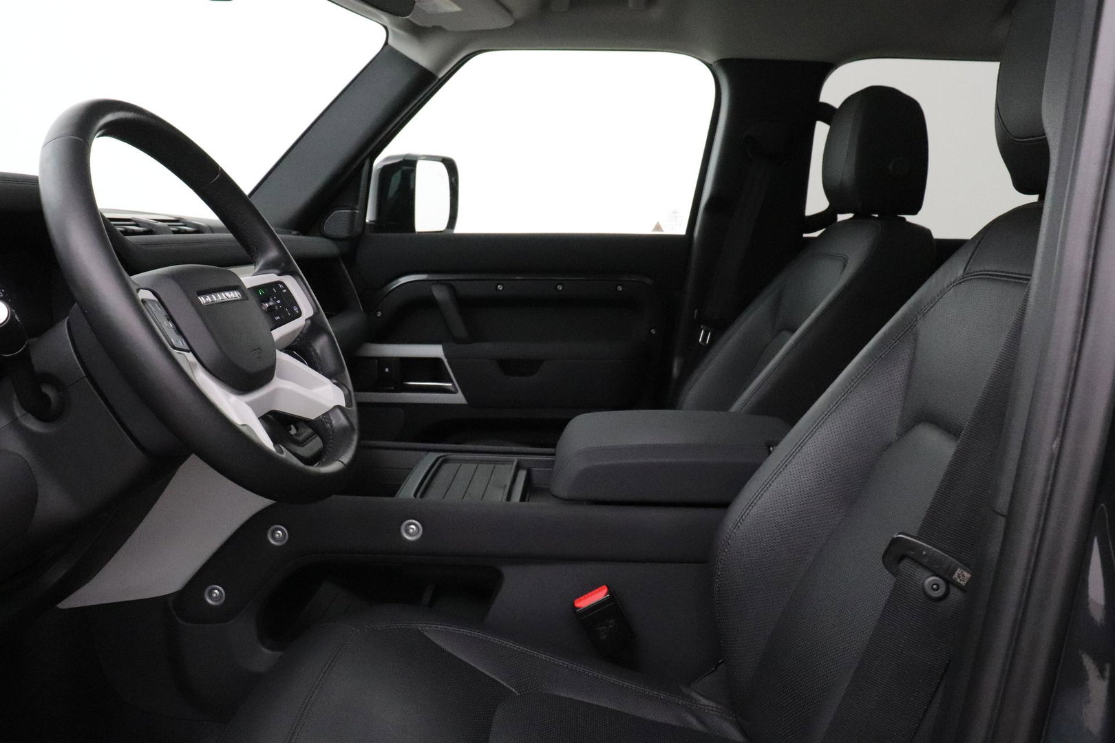 Land Rover Defender 110 P400e X-Dynamic SE | 22 Inch | Luchtvering | Panoramadak | Trekhaak | 360° Camera | Meridian | Stoel+Stuurverwarming