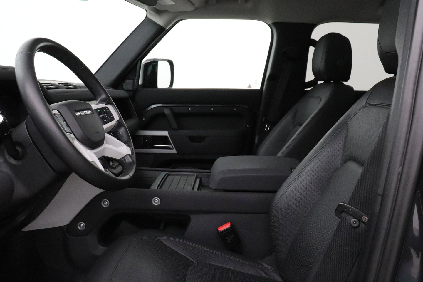Land Rover Defender 110 P400e X-Dynamic SE | 22 Inch | Luchtvering | Panoramadak | Trekhaak | 360° Camera | Meridian | Stoel+Stuurverwarming