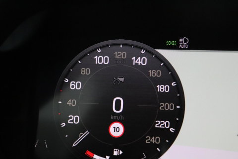Land Rover Defender 110 P400e X-Dynamic SE | 22 Inch | Luchtvering | Panoramadak | Trekhaak | 360° Camera | Meridian | Stoel+Stuurverwarming