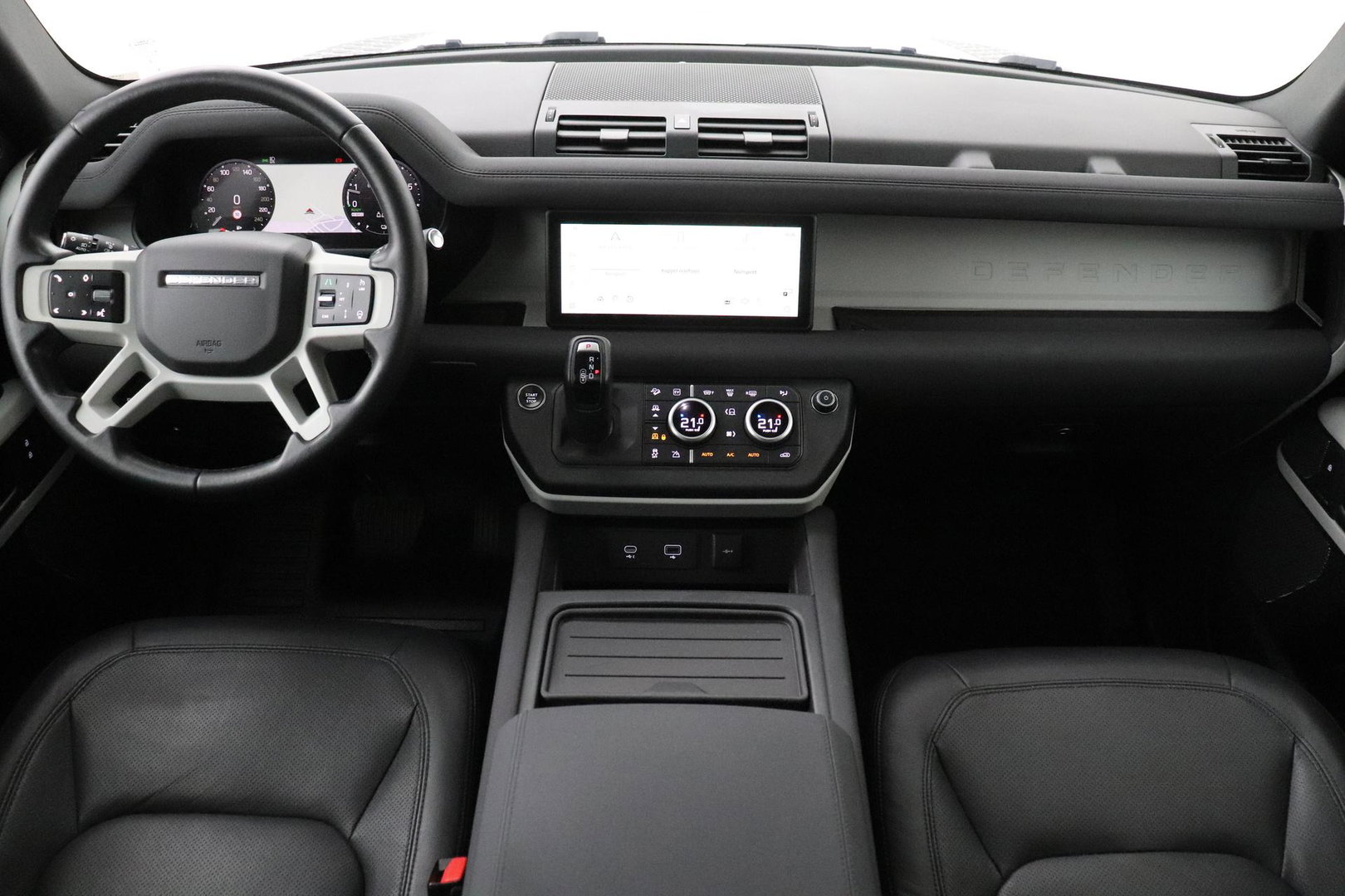 Land Rover Defender 110 P400e X-Dynamic SE | 22 Inch | Luchtvering | Panoramadak | Trekhaak | 360° Camera | Meridian | Stoel+Stuurverwarming