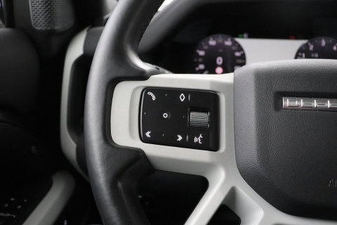 Land Rover Defender 110 P400e X-Dynamic SE | 22 Inch | Luchtvering | Panoramadak | Trekhaak | 360° Camera | Meridian | Stoel+Stuurverwarming