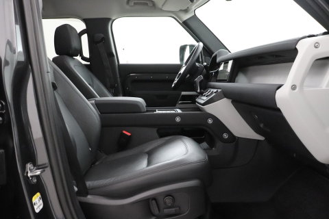 Land Rover Defender 110 P400e X-Dynamic SE | 22 Inch | Luchtvering | Panoramadak | Trekhaak | 360° Camera | Meridian | Stoel+Stuurverwarming