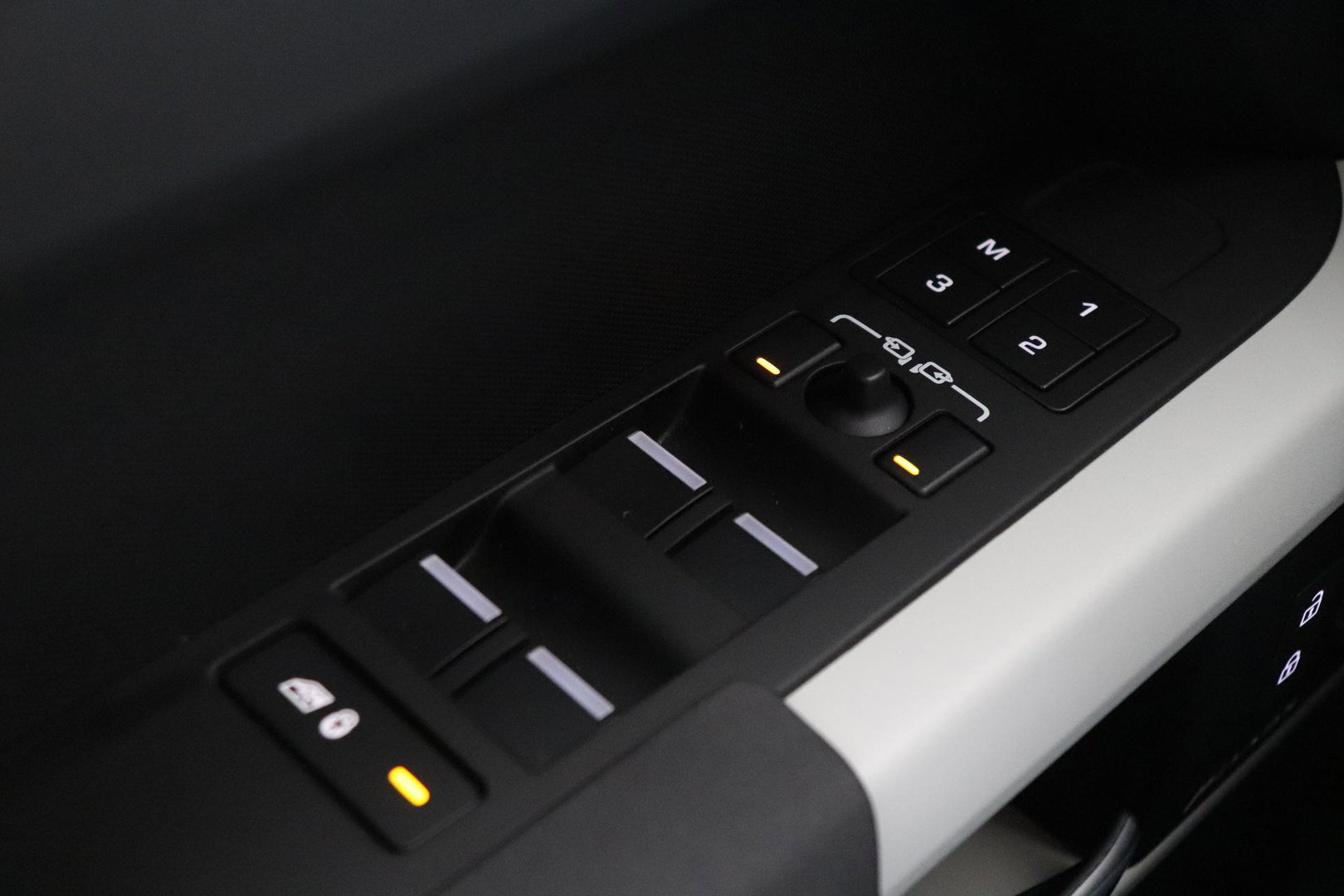 Land Rover Defender 110 P400e X-Dynamic SE | 22 Inch | Luchtvering | Panoramadak | Trekhaak | 360° Camera | Meridian | Stoel+Stuurverwarming