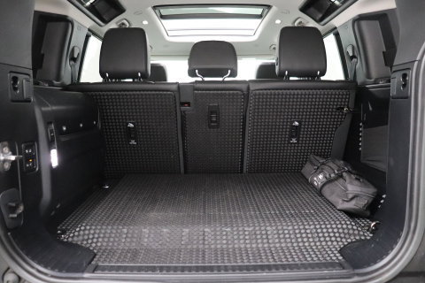 Land Rover Defender 110 P400e X-Dynamic SE | 22 Inch | Luchtvering | Panoramadak | Trekhaak | 360° Camera | Meridian | Stoel+Stuurverwarming