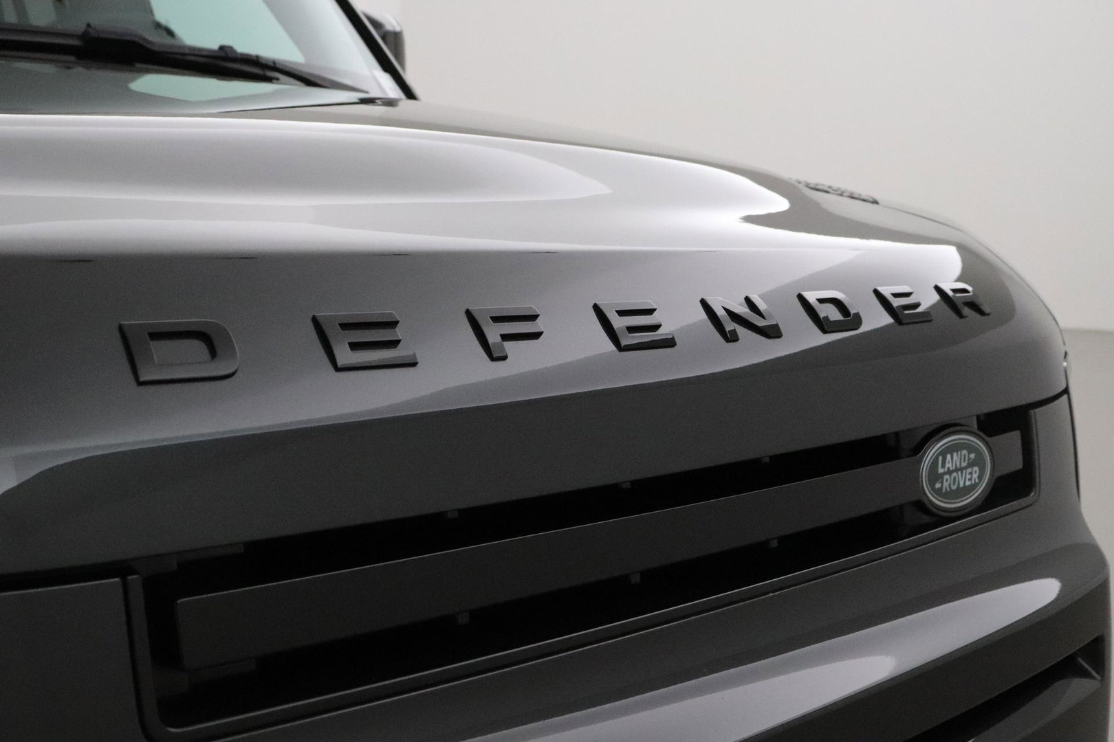 Land Rover Defender 110 P400e X-Dynamic SE | 22 Inch | Luchtvering | Panoramadak | Trekhaak | 360° Camera | Meridian | Stoel+Stuurverwarming