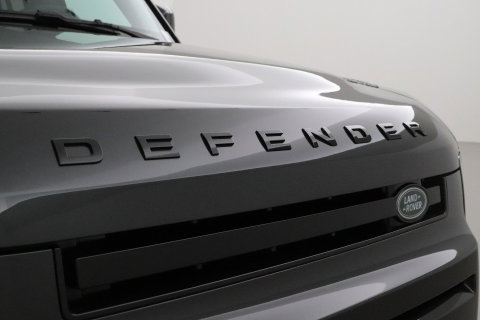 Land Rover Defender 110 P400e X-Dynamic SE | 22 Inch | Luchtvering | Panoramadak | Trekhaak | 360° Camera | Meridian | Stoel+Stuurverwarming