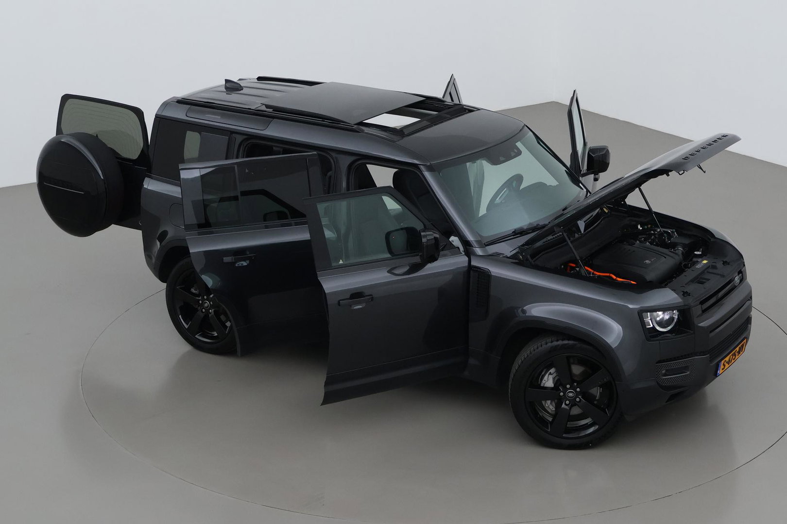 Land Rover Defender 110 P400e X-Dynamic SE | 22 Inch | Luchtvering | Panoramadak | Trekhaak | 360° Camera | Meridian | Stoel+Stuurverwarming