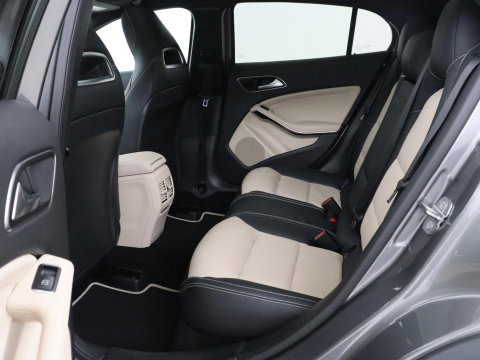 Mercedes-Benz GLA 180 Premium