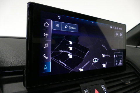 Audi Q5 Sportback 55 TFSI e S edition Competition / S Line / Maxton Design Bodykit V.2 / Panoramadak / Luchtvering / Matrix LED koplampen / Apple Carplay - Android Auto / Ambienteverlichting / Stoelverwarming / Achteruitrijcamera / 21'' LMV