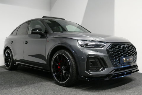 Audi Q5 Sportback 55 TFSI e S edition Competition / S Line / Maxton Design Bodykit V.2 / Panoramadak / Luchtvering / Matrix LED koplampen / Apple Carplay - Android Auto / Ambienteverlichting / Stoelverwarming / Achteruitrijcamera / 21'' LMV