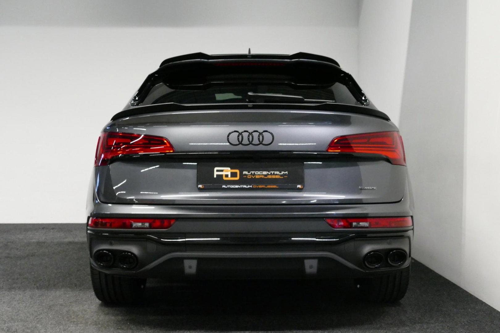 Audi Q5 Sportback 55 TFSI e S edition Competition / S Line / Maxton Design Bodykit V.2 / Panoramadak / Luchtvering / Matrix LED koplampen / Apple Carplay - Android Auto / Ambienteverlichting / Stoelverwarming / Achteruitrijcamera / 21'' LMV
