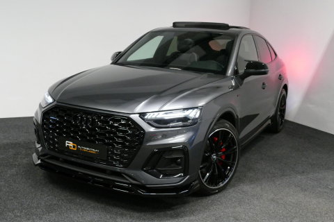 Audi Q5 Sportback 55 TFSI e S edition Competition / S Line / Maxton Design Bodykit V.2 / Panoramadak / Luchtvering / Matrix LED koplampen / Apple Carplay - Android Auto / Ambienteverlichting / Stoelverwarming / Achteruitrijcamera / 21'' LMV