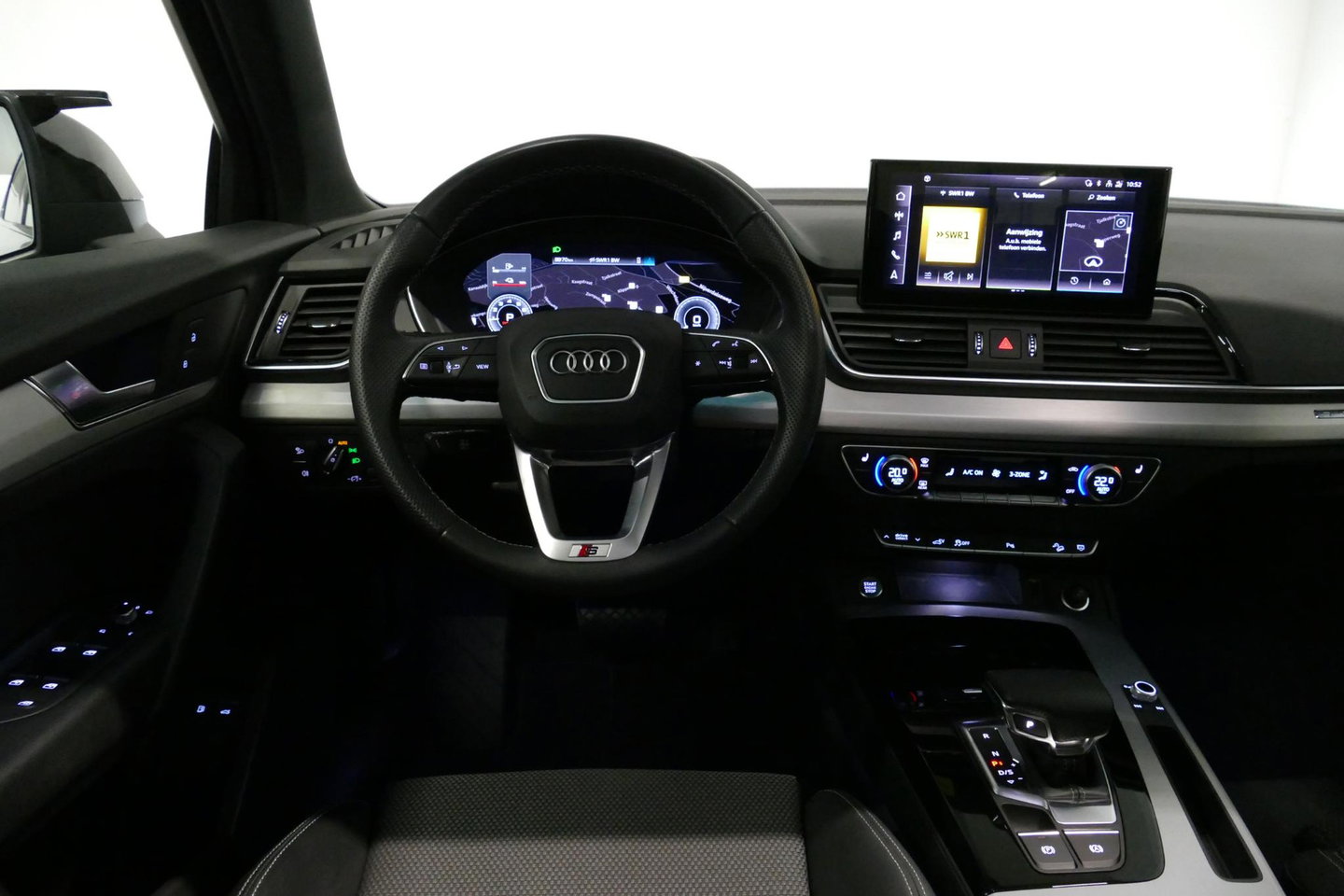 Audi Q5 Sportback 55 TFSI e S edition Competition / S Line / Maxton Design Bodykit V.2 / Panoramadak / Luchtvering / Matrix LED koplampen / Apple Carplay - Android Auto / Ambienteverlichting / Stoelverwarming / Achteruitrijcamera / 21'' LMV