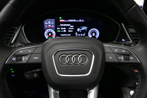 Audi Q5 Sportback 55 TFSI e S edition Competition / S Line / Maxton Design Bodykit V.2 / Panoramadak / Luchtvering / Matrix LED koplampen / Apple Carplay - Android Auto / Ambienteverlichting / Stoelverwarming / Achteruitrijcamera / 21'' LMV