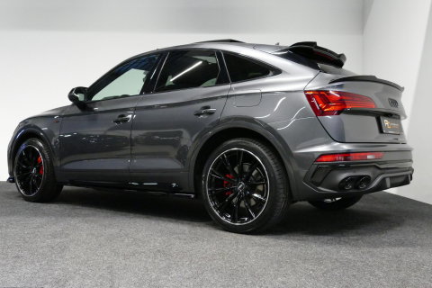 Audi Q5 Sportback 55 TFSI e S edition Competition / S Line / Maxton Design Bodykit V.2 / Panoramadak / Luchtvering / Matrix LED koplampen / Apple Carplay - Android Auto / Ambienteverlichting / Stoelverwarming / Achteruitrijcamera / 21'' LMV
