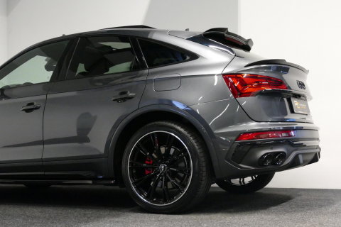 Audi Q5 Sportback 55 TFSI e S edition Competition / S Line / Maxton Design Bodykit V.2 / Panoramadak / Luchtvering / Matrix LED koplampen / Apple Carplay - Android Auto / Ambienteverlichting / Stoelverwarming / Achteruitrijcamera / 21'' LMV