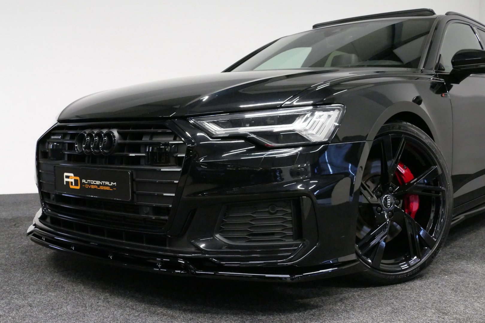 Audi A6 Avant 55 TFSI e quattro S edition Competition / RS6 look / S-Line / Maxton Design Bodykit V.2 / Panoramadak / HD Matrix LED / Bang & Olufsen Sound System / Apple Carplay - Android Auto / Ambienteverlichting / Achteruitrijcamera / Elektr. wegklapbare trekh