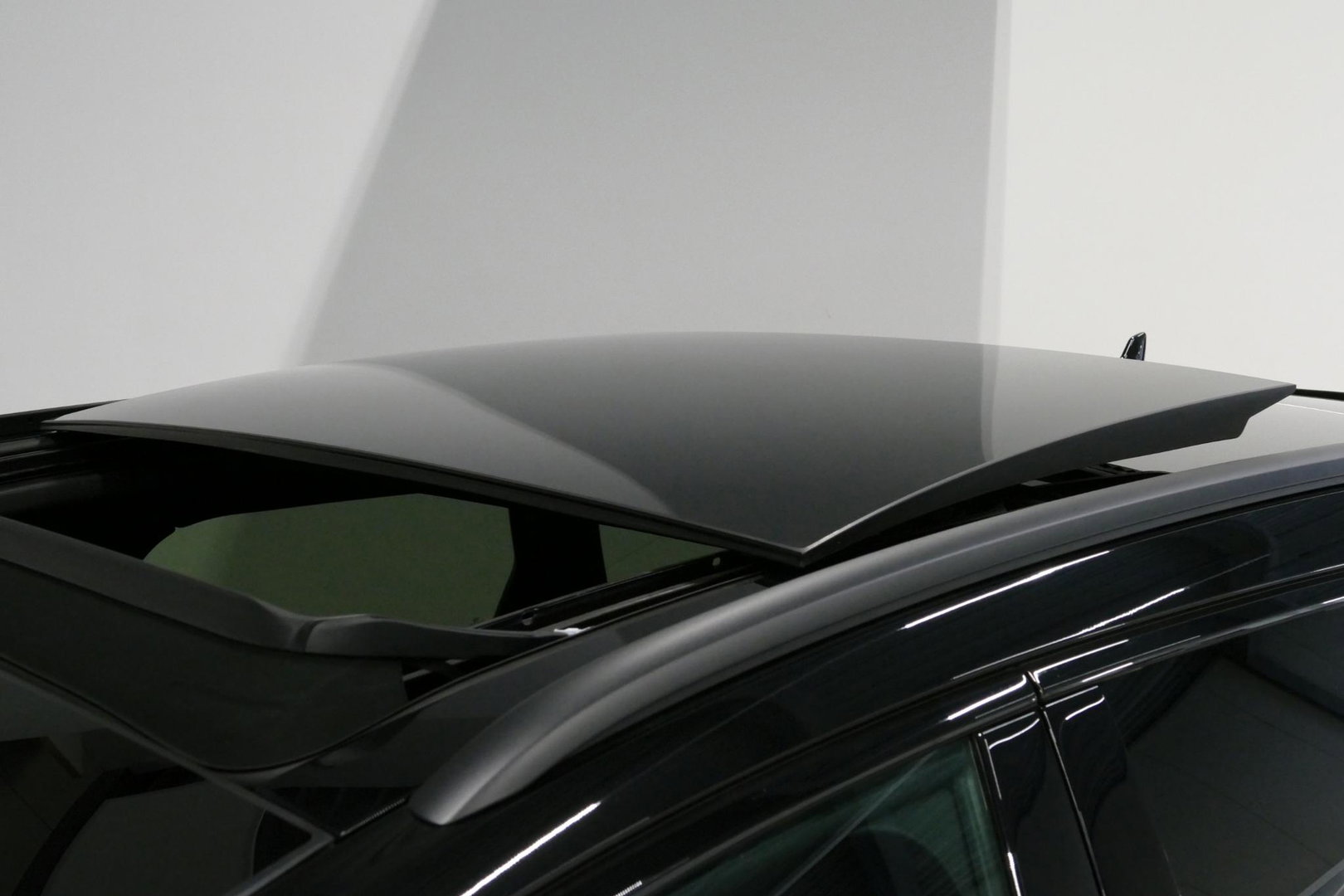 Audi A6 Avant 55 TFSI e quattro S edition Competition / RS6 look / S-Line / Maxton Design Bodykit V.2 / Panoramadak / HD Matrix LED / Bang & Olufsen Sound System / Apple Carplay - Android Auto / Ambienteverlichting / Achteruitrijcamera / Elektr. wegklapbare trekh