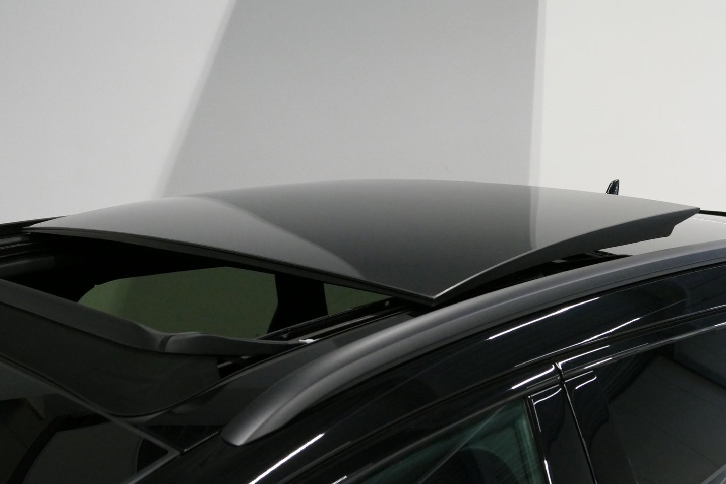 Audi A6 Avant 55 TFSI e quattro S edition Competition / RS6 look / S-Line / Maxton Design Bodykit V.2 / Panoramadak / HD Matrix LED / Bang & Olufsen Sound System / Apple Carplay - Android Auto / Ambienteverlichting / Achteruitrijcamera / Elektr. wegklapbare trekh