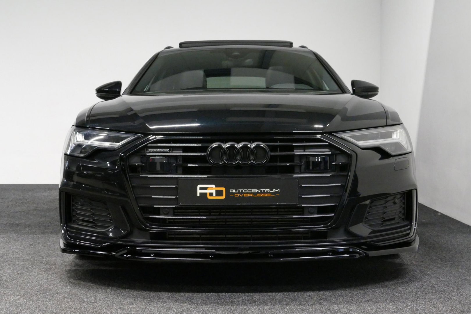 Audi A6 Avant 55 TFSI e quattro S edition Competition / RS6 look / S-Line / Maxton Design Bodykit V.2 / Panoramadak / HD Matrix LED / Bang & Olufsen Sound System / Apple Carplay - Android Auto / Ambienteverlichting / Achteruitrijcamera / Elektr. wegklapbare trekh