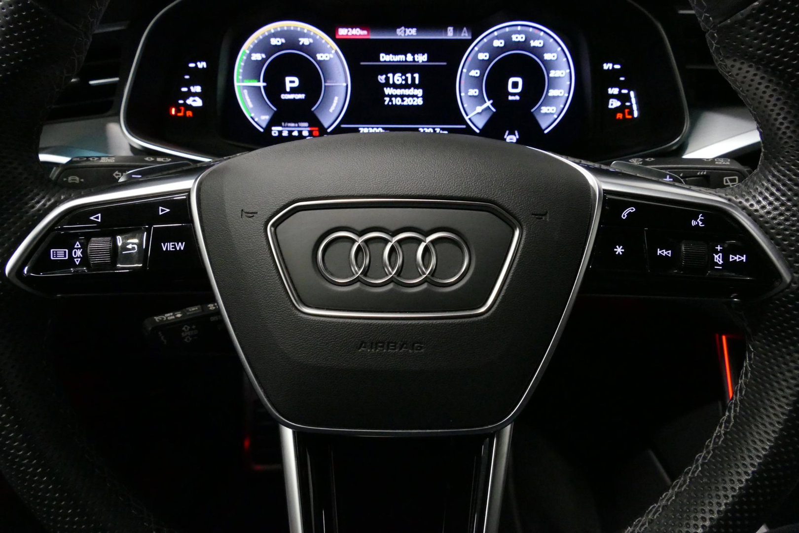 Audi A6 Avant 55 TFSI e quattro S edition Competition / RS6 look / S-Line / Maxton Design Bodykit V.2 / Panoramadak / HD Matrix LED / Bang & Olufsen Sound System / Apple Carplay - Android Auto / Ambienteverlichting / Achteruitrijcamera / Elektr. wegklapbare trekh