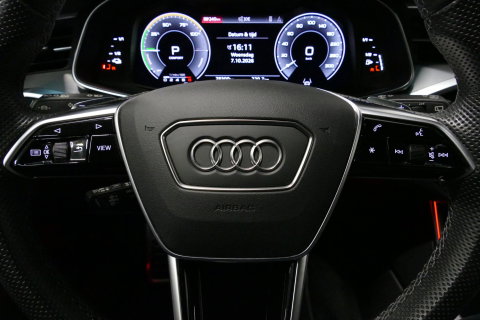 Audi A6 Avant 55 TFSI e quattro S edition Competition / RS6 look / S-Line / Maxton Design Bodykit V.2 / Panoramadak / HD Matrix LED / Bang & Olufsen Sound System / Apple Carplay - Android Auto / Ambienteverlichting / Achteruitrijcamera / Elektr. wegklapbare trekh