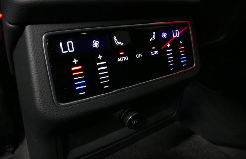 Audi A6 Avant 55 TFSI e quattro S edition Competition / RS6 look / S-Line / Maxton Design Bodykit V.2 / Panoramadak / HD Matrix LED / Bang & Olufsen Sound System / Apple Carplay - Android Auto / Ambienteverlichting / Achteruitrijcamera / Elektr. wegklapbare trekh