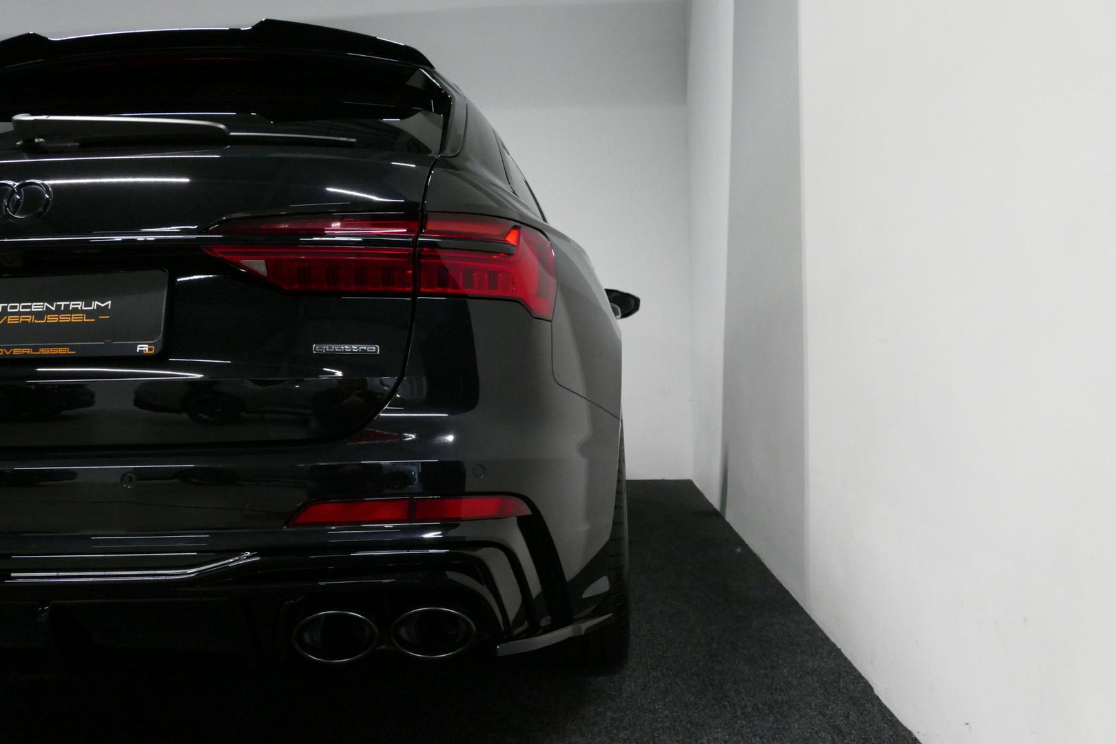 Audi A6 Avant 55 TFSI e quattro S edition Competition / RS6 look / S-Line / Maxton Design Bodykit V.2 / Panoramadak / HD Matrix LED / Bang & Olufsen Sound System / Apple Carplay - Android Auto / Ambienteverlichting / Achteruitrijcamera / Elektr. wegklapbare trekh