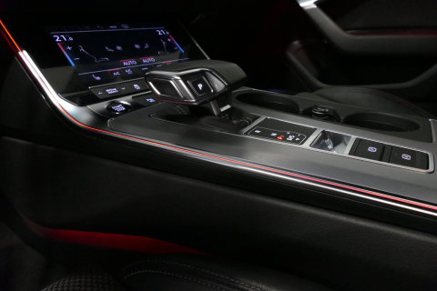 Audi A6 Avant 55 TFSI e quattro S edition Competition / RS6 look / S-Line / Maxton Design Bodykit V.2 / Panoramadak / HD Matrix LED / Bang & Olufsen Sound System / Apple Carplay - Android Auto / Ambienteverlichting / Achteruitrijcamera / Elektr. wegklapbare trekh
