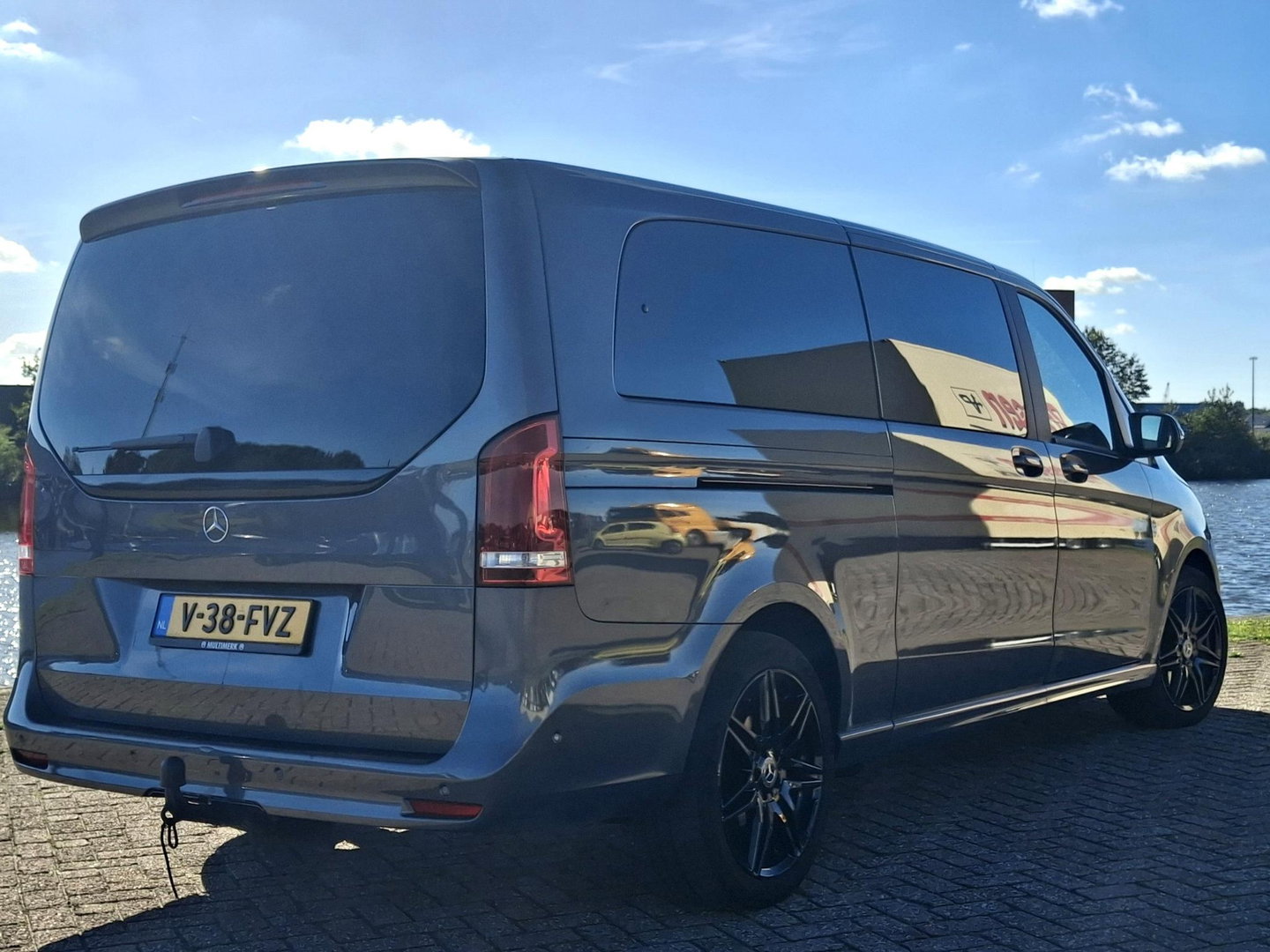 Mercedes-Benz V-Klasse 300d Extra Lang DC | XXL | AMG | BURMESTER | ELEKTR SCHUIFDEUR | TREKHAAK | DUBBELE CABINE