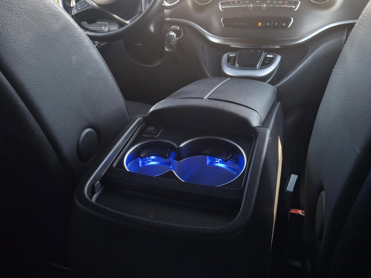 Mercedes-Benz V-Klasse 300d Extra Lang DC | XXL | AMG | BURMESTER | ELEKTR SCHUIFDEUR | TREKHAAK | DUBBELE CABINE