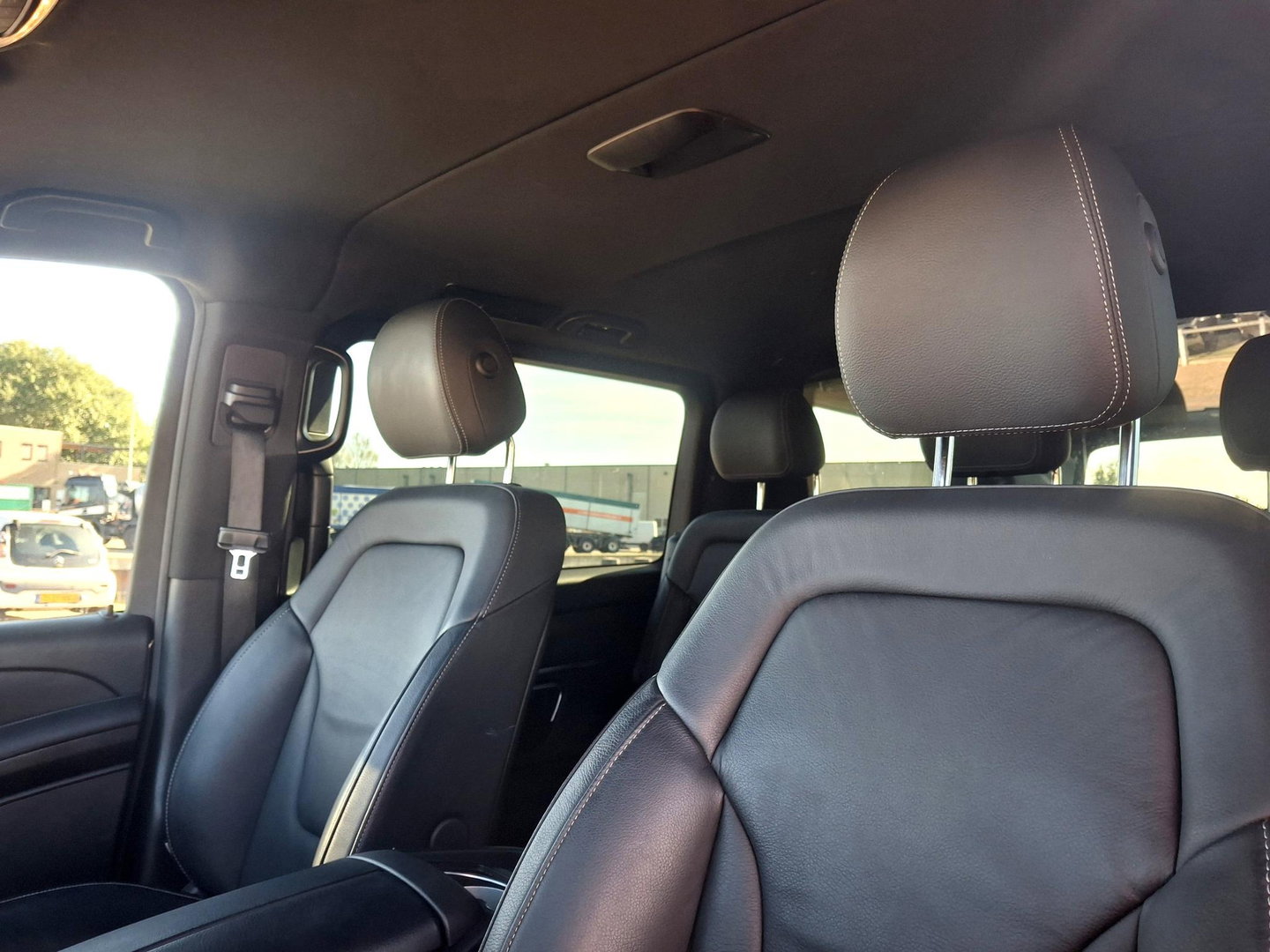 Mercedes-Benz V-Klasse 300d Extra Lang DC | XXL | AMG | BURMESTER | ELEKTR SCHUIFDEUR | TREKHAAK | DUBBELE CABINE