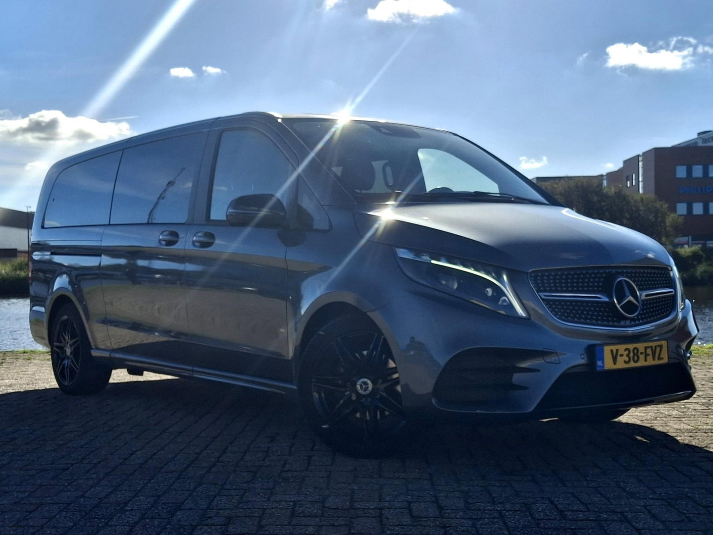 Mercedes-Benz V-Klasse 300d Extra Lang DC | XXL | AMG | BURMESTER | ELEKTR SCHUIFDEUR | TREKHAAK | DUBBELE CABINE