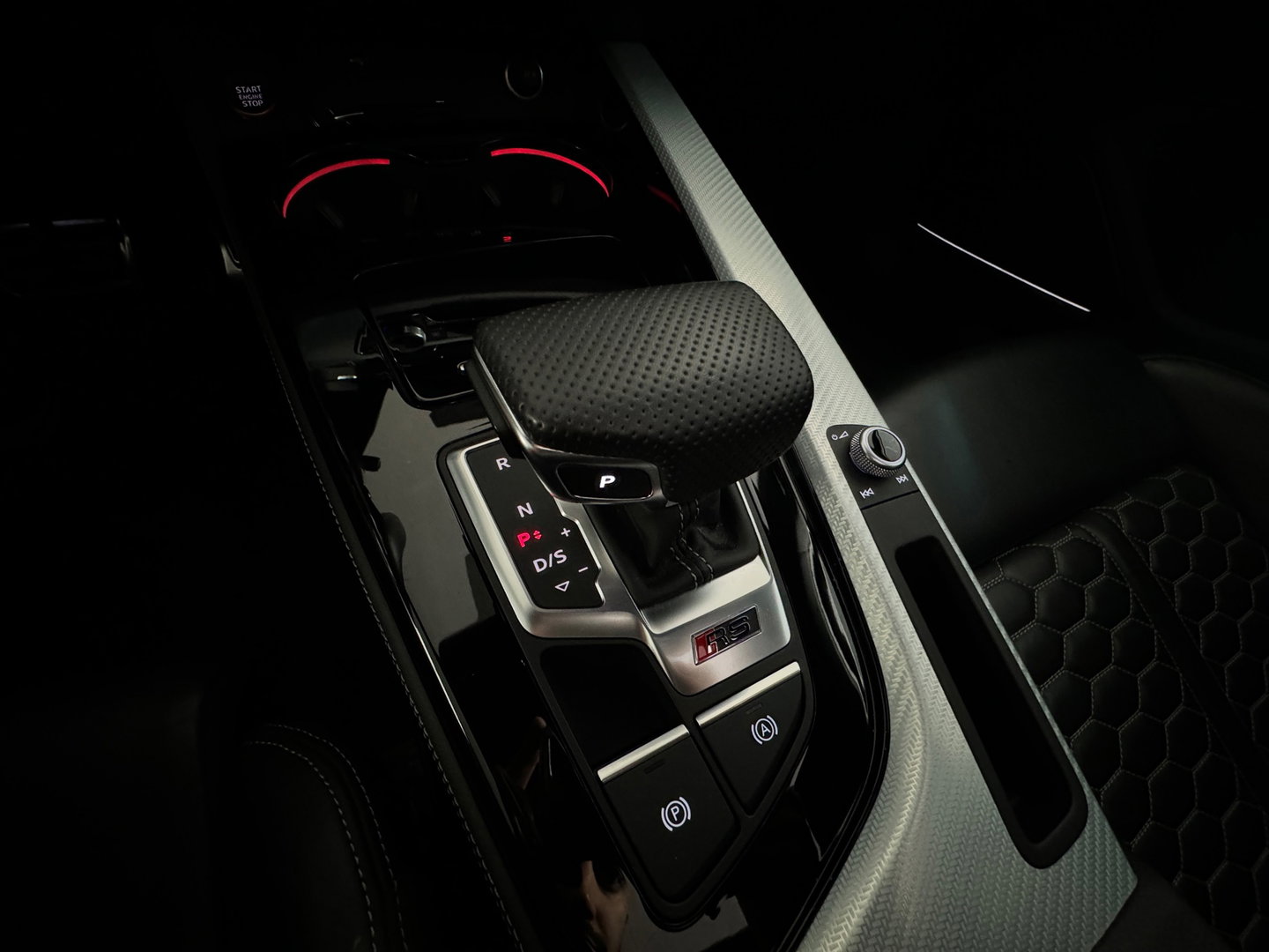 Audi RS4 Avant 2.9 TFSI quattro Pano|Massage|HuD|B&O|Keyless