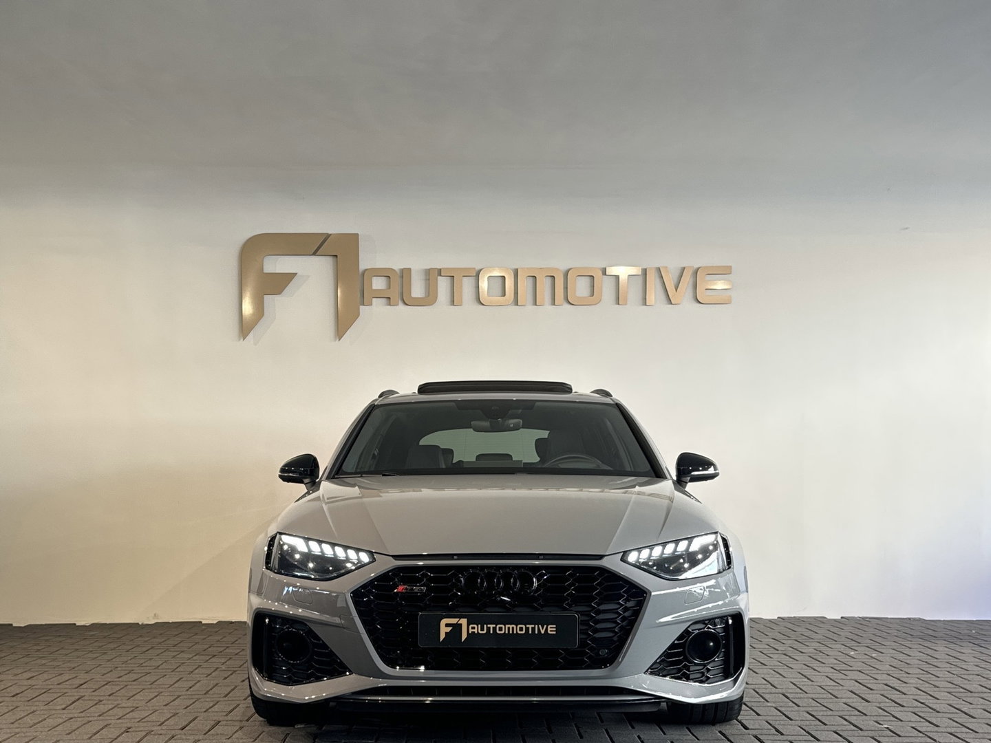 Audi RS4 Avant 2.9 TFSI quattro Pano|Massage|HuD|B&O|Keyless