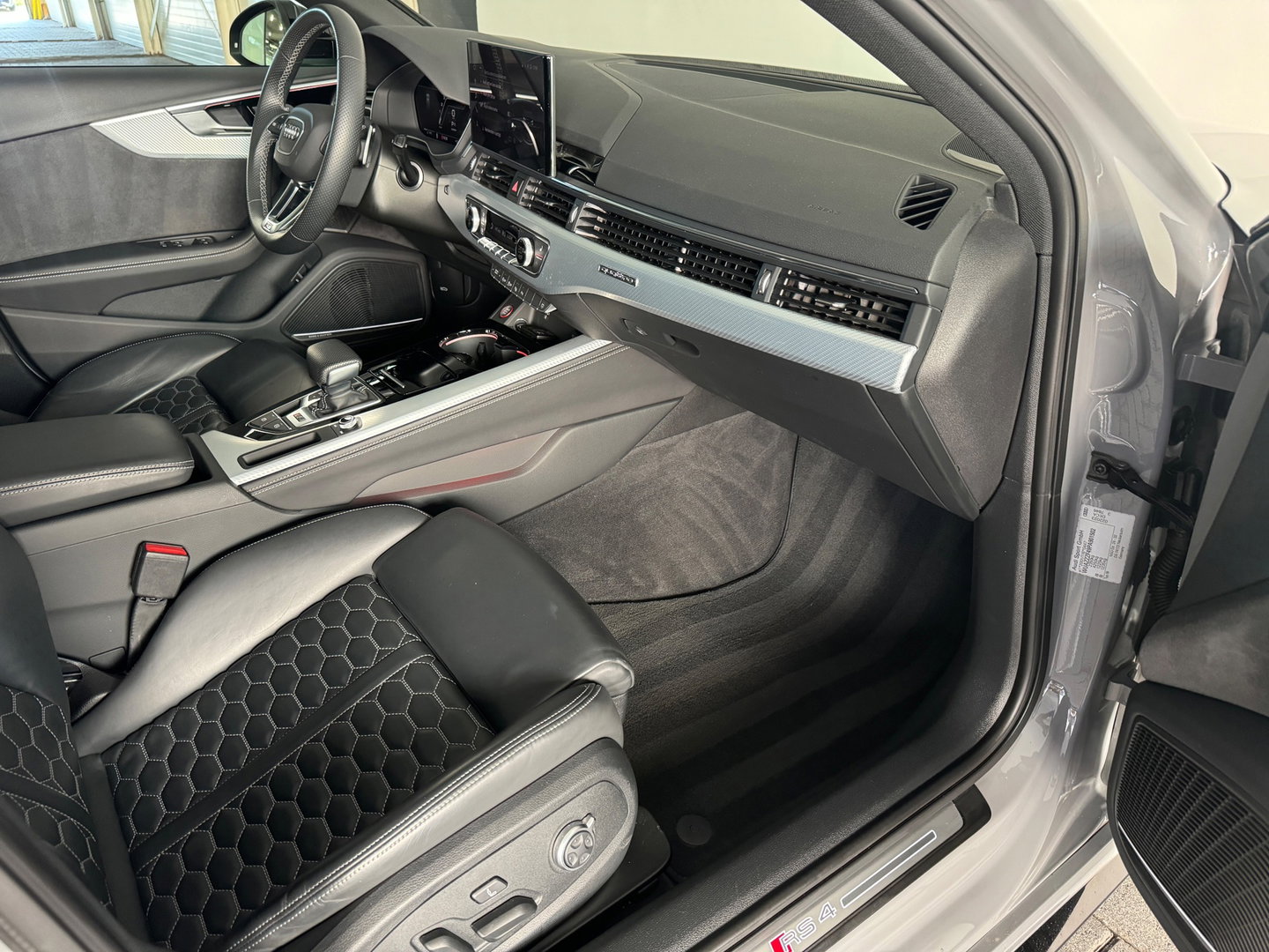 Audi RS4 Avant 2.9 TFSI quattro Pano|Massage|HuD|B&O|Keyless