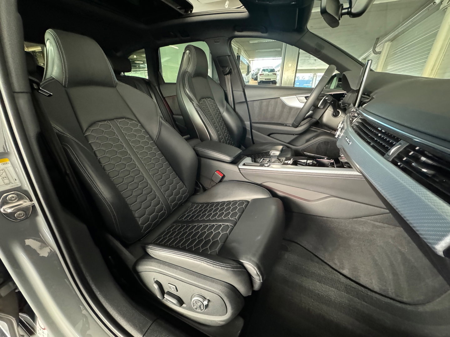 Audi RS4 Avant 2.9 TFSI quattro Pano|Massage|HuD|B&O|Keyless