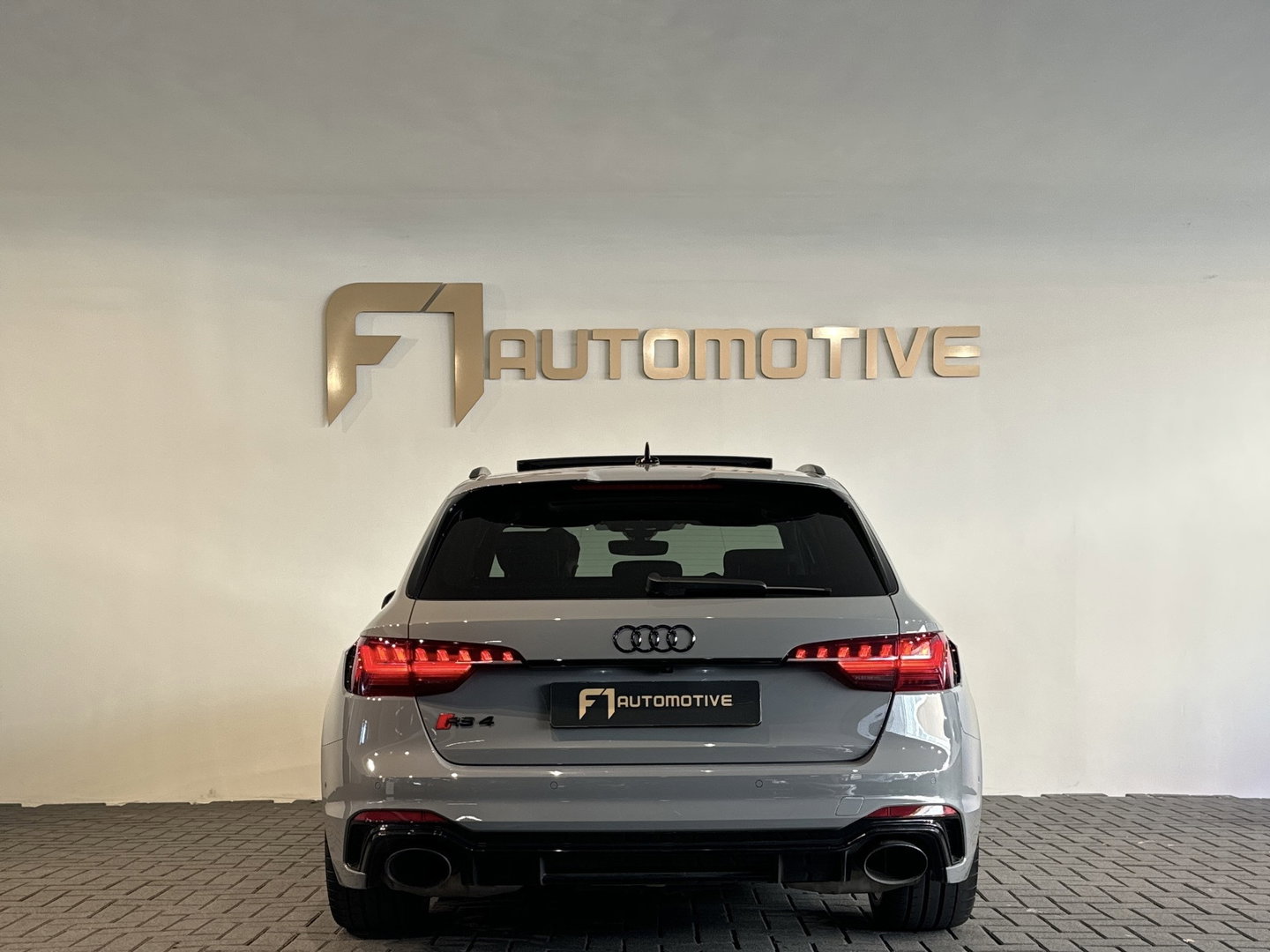 Audi RS4 Avant 2.9 TFSI quattro Pano|Massage|HuD|B&O|Keyless